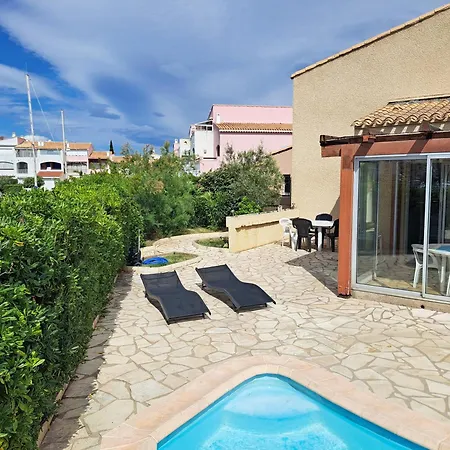 Villa Sur L'ile Des Marinas Avec Piscine, Parking Et Ponton Prive *