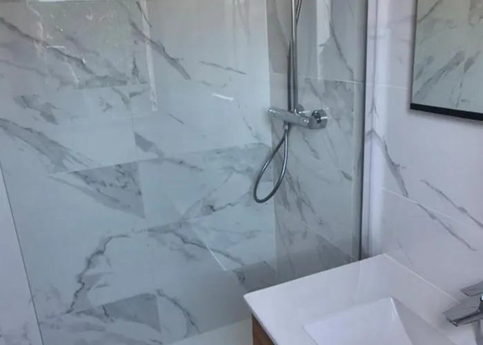 빌라 Sur L'ile Des Marinas Avec Piscine, Parking Et Ponton Prive 아그