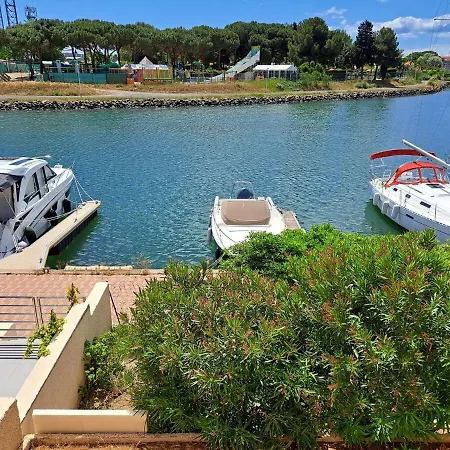 Sur L'ile Des Marinas Avec Piscine, Parking Et Ponton Prive Willa
