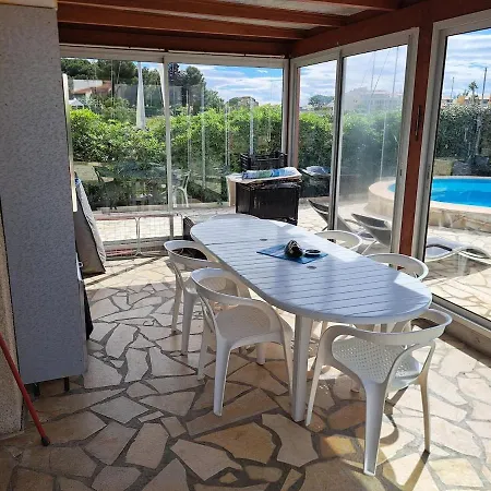 Sur L'ile Des Marinas Avec Piscine, Parking Et Ponton Prive Villa