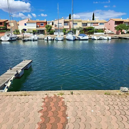 Sur L'ile Des Marinas Avec Piscine, Parking Et Ponton Prive *