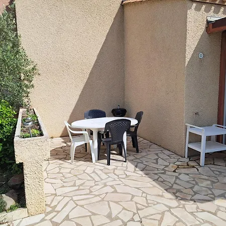 Sur L'ile Des Marinas Avec Piscine, Parking Et Ponton Prive