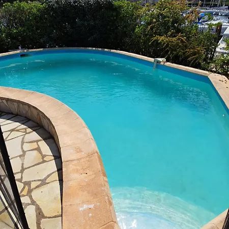 Sur L'ile Des Marinas Avec Piscine, Parking Et Ponton Prive *