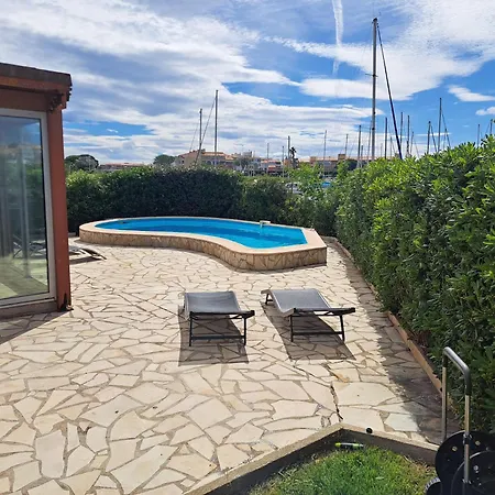 Villa Sur L'ile Des Marinas Avec Piscine, Parking Et Ponton Prive Agde