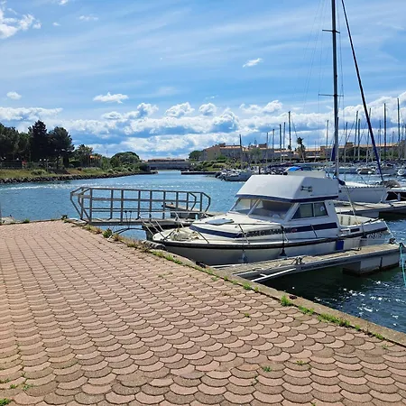 Sur L'ile Des Marinas Avec Piscine, Parking Et Ponton Prive *