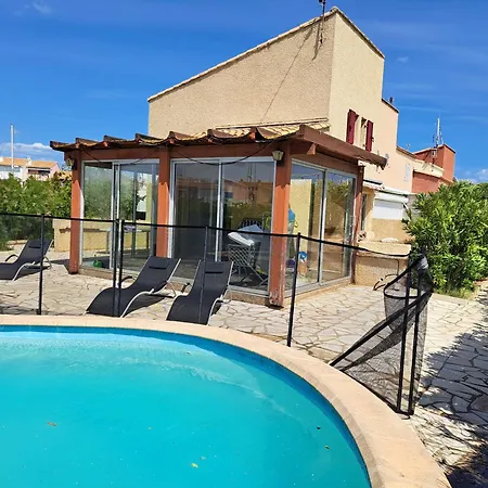 Sur L'ile Des Marinas Avec Piscine, Parking Et Ponton Prive *