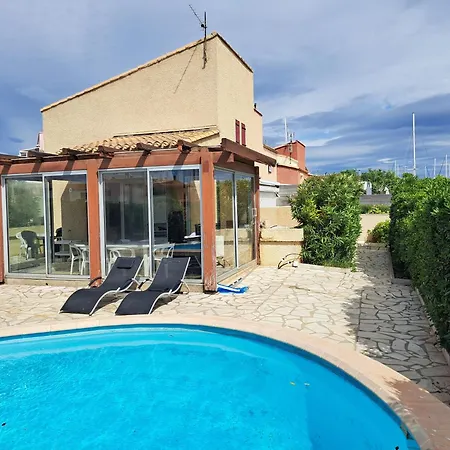 Sur L'ile Des Marinas Avec Piscine, Parking Et Ponton Prive Willa Agde