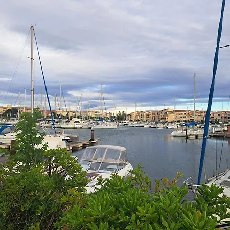 Sur L'ile Des Marinas Avec Piscine, Parking Et Ponton Prive *