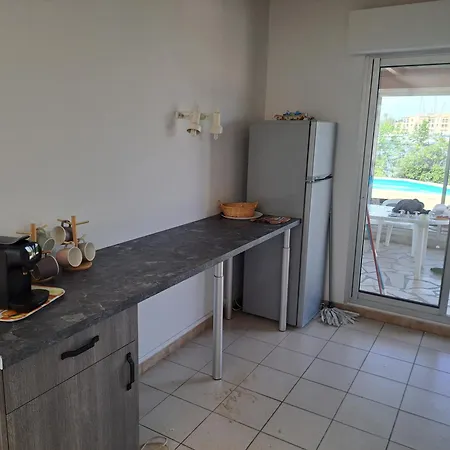 Sur L'ile Des Marinas Avec Piscine, Parking Et Ponton Prive * Agde