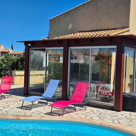 Sur L'ile Des Marinas Avec Piscine, Parking Et Ponton Prive וילה