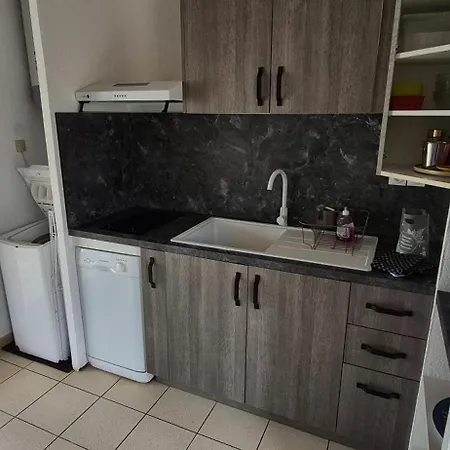 Sur L'ile Des Marinas Avec Piscine, Parking Et Ponton Prive וילה אגדה