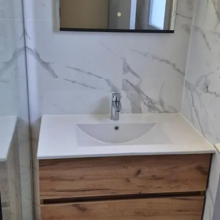 Sur L'ile Des Marinas Avec Piscine, Parking Et Ponton Prive *