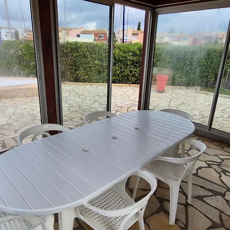 Villa Sur L'ile Des Marinas Avec Piscine, Parking Et Ponton Prive