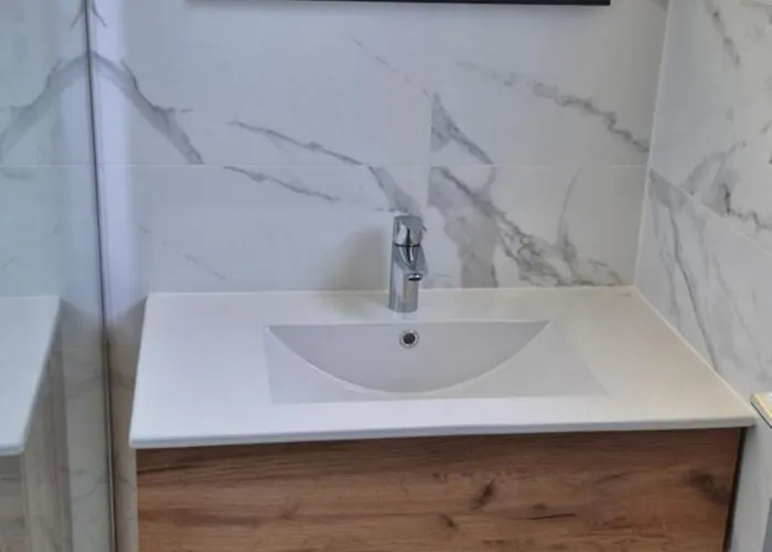 Sur L'ile Des Marinas Avec Piscine, Parking Et Ponton Prive *