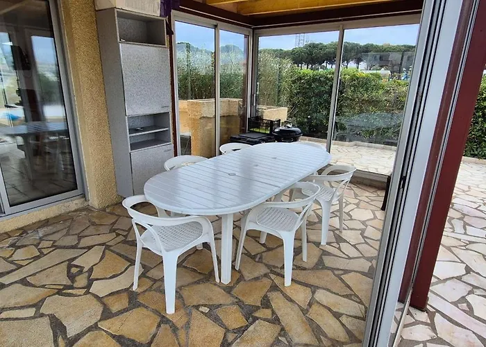 Sur L'ile Des Marinas Avec Piscine, Parking Et Ponton Prive